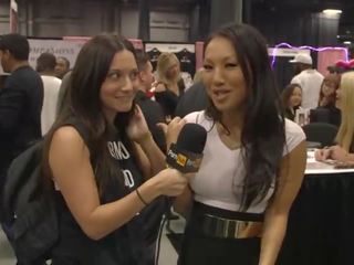 Asa akira & cherokee d bythë në exxxotica 2015 me pornhub aria pornhubtv