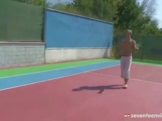 금발의 테니스 paramour